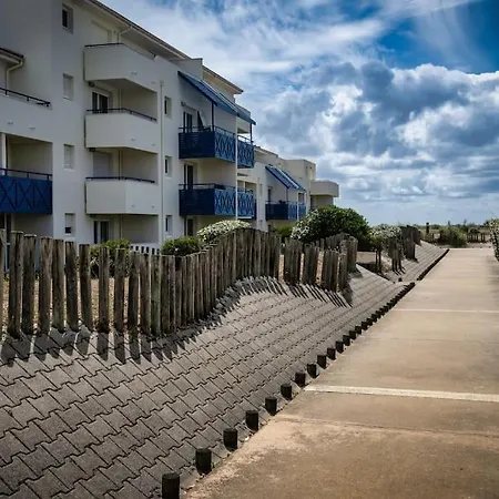 En Front De Avec Piscine Lacanau