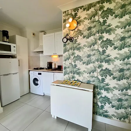 Apartmán En Front De Avec Piscine *